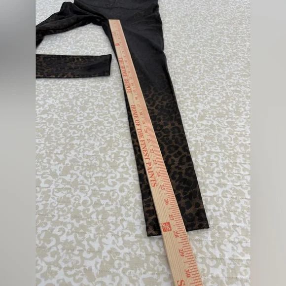 SPANX Luxe Faux Leather Leggings | Leopard Shine | Limited Edition | Size M - Picture 8 of 15